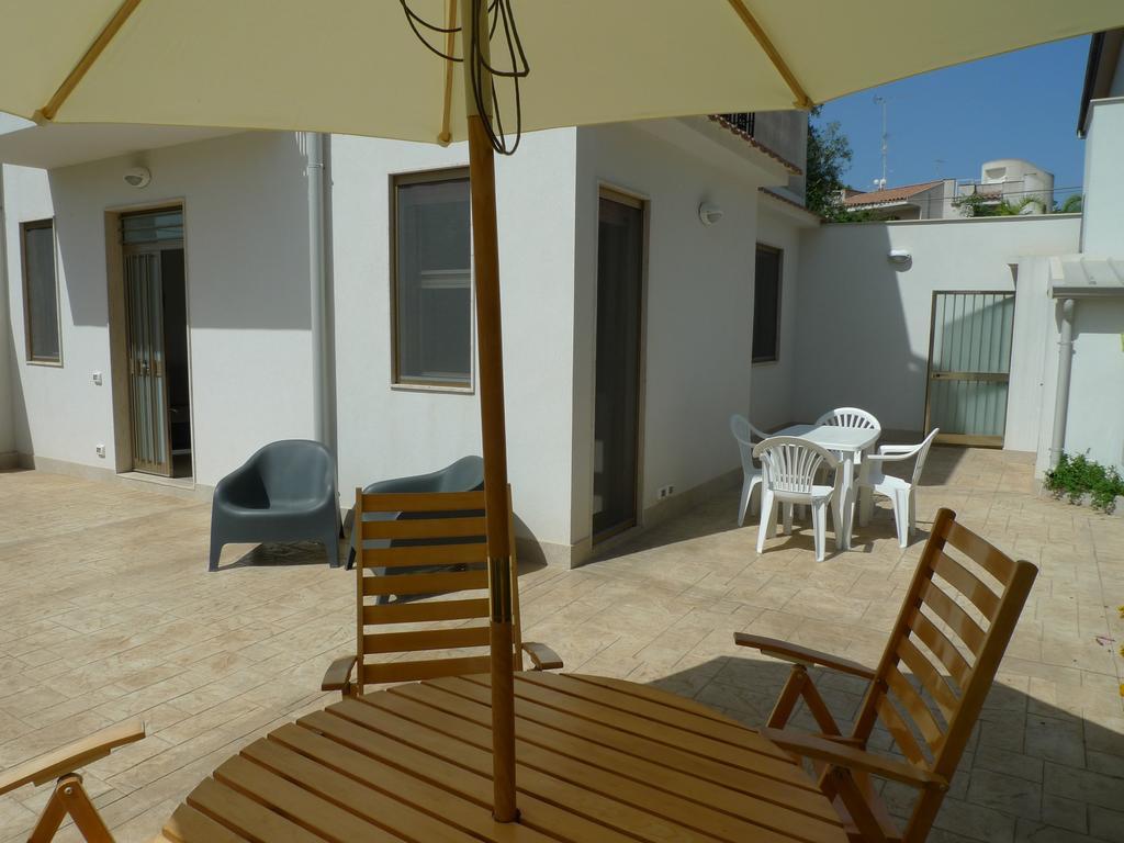 Marina Di Modica Suite Buitenkant foto